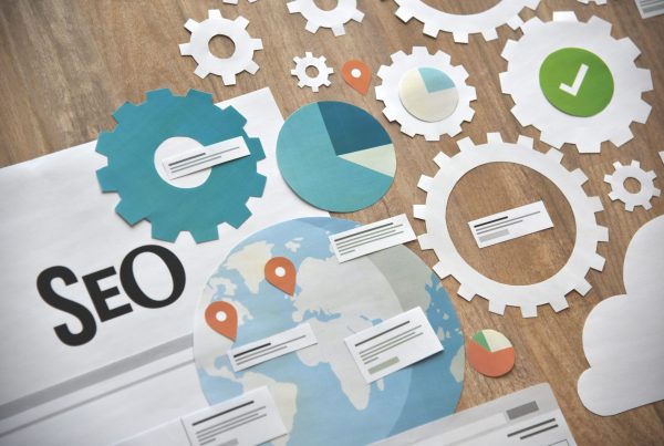 Outils SEO Illustration d’outils SEO avec engrenages